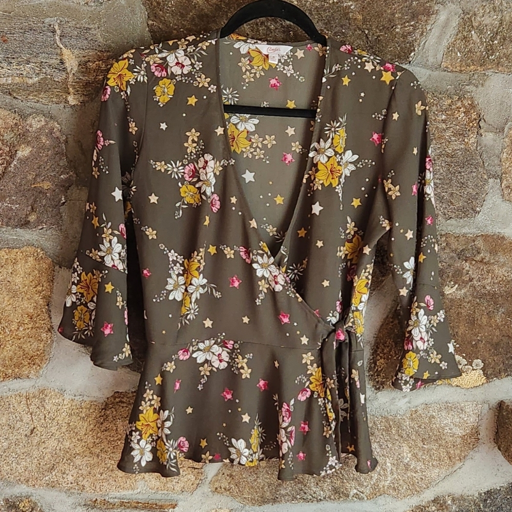 Women's Top Candie's Size Medium Floral Sexy Blouse Fitted Waist  Wrap Top
